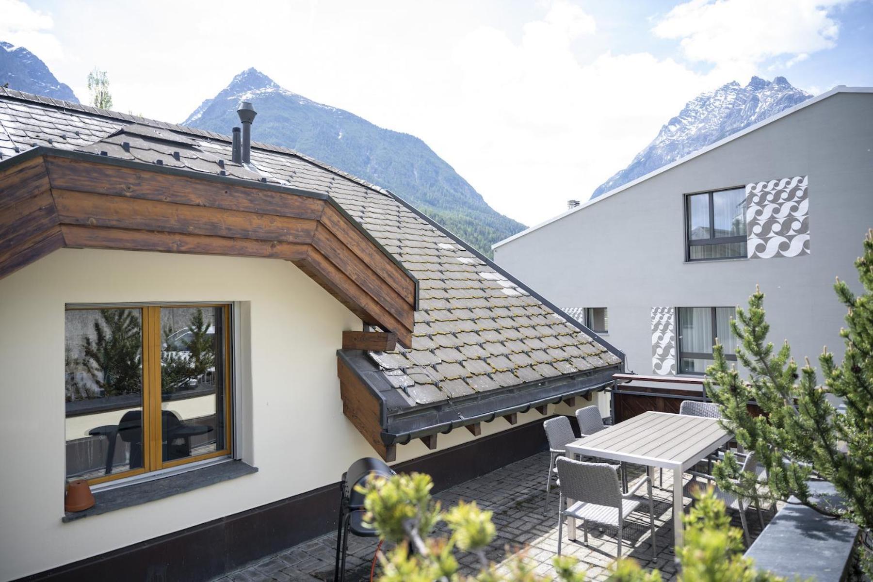 Apartamento Chasa Stradun 400 Scuol Exterior foto